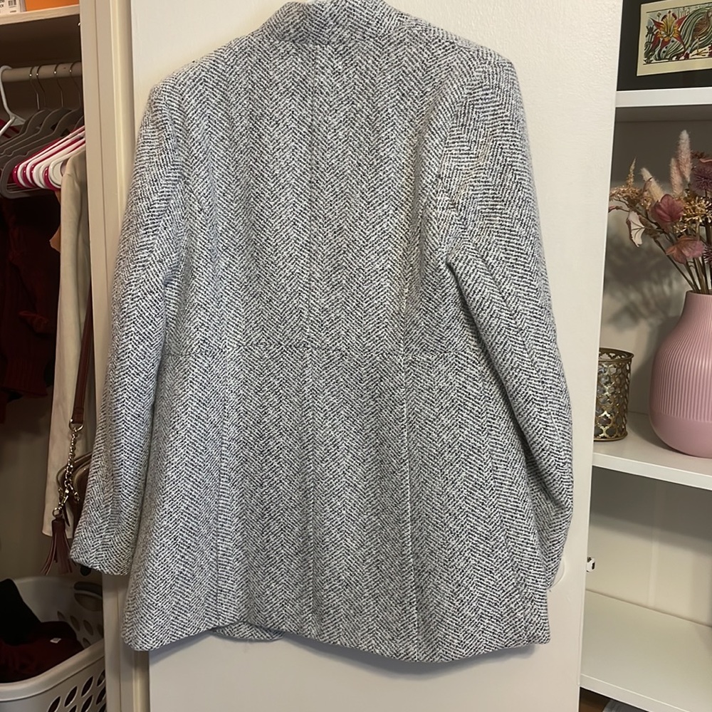 Grey jacket - Picture 4 of 4